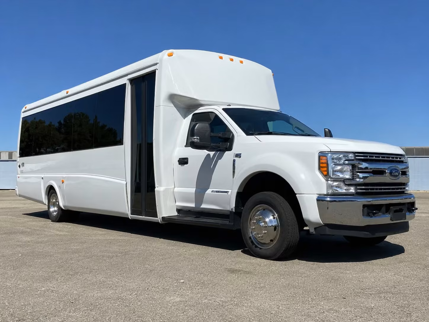 a minibus rental in jackson keeps smaller prom groups together